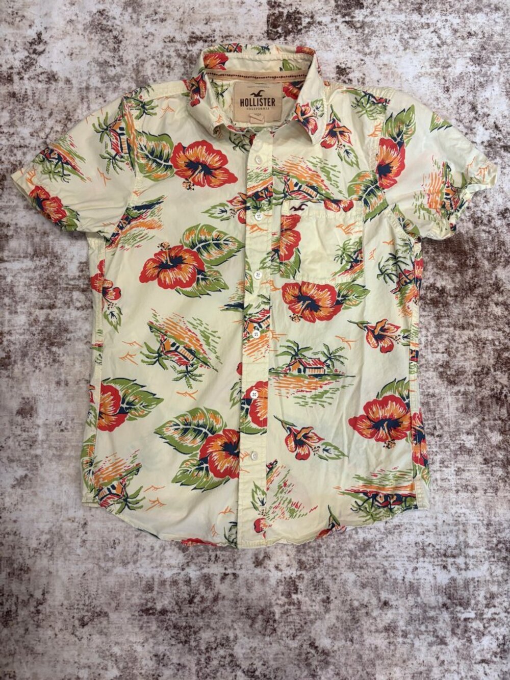 Hollister Men’s Short Sleeve Hawaiian Floral Print Button-Up Shirt